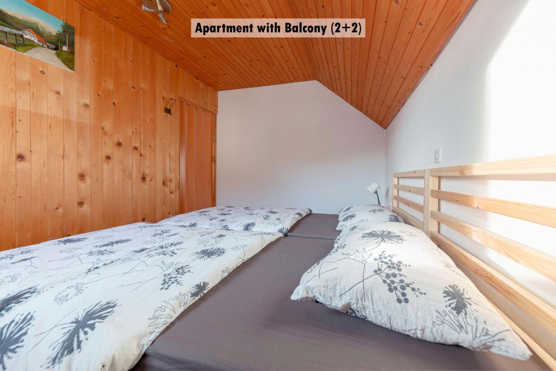 Apartments Farm House Uric Jesenice Eksteriør billede